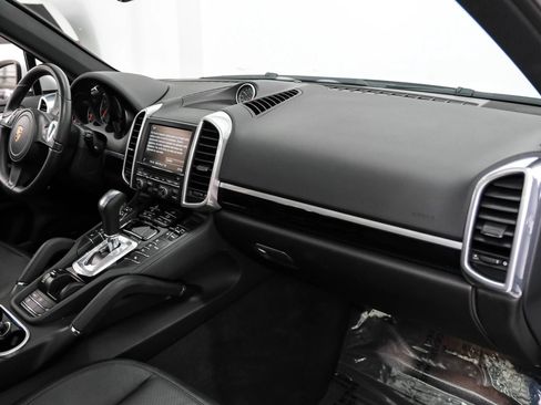 Used 2014 Porsche Cayenne Platinum Edition AWD/4WD image 13