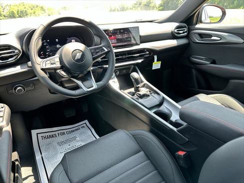 Used 2023 Dodge Hornet GT w/ GT Blacktop Package image 7