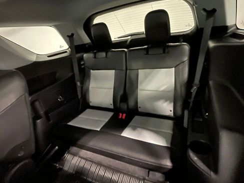 Used 2022 Ford Explorer XLT w/ Equipment Group 202A image 25