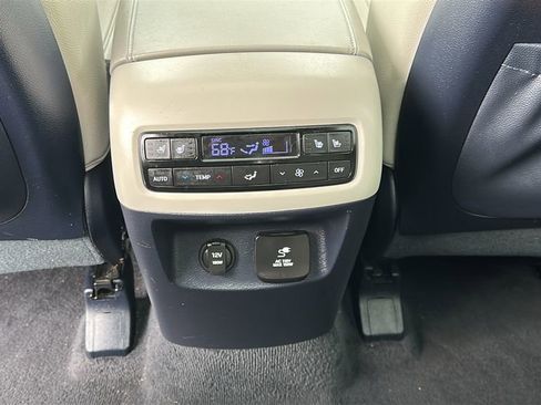 Used 2024 Hyundai Palisade Limited FWD image 31