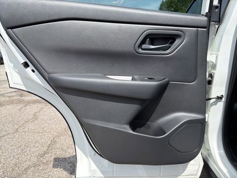 Used 2025 Nissan Rogue S AWD/4WD image 11