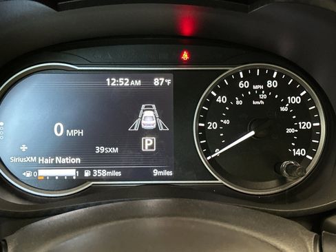 Used 2025 Nissan Versa SR w/ Trunk Package image 23