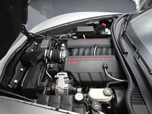 Used 2005 Chevrolet Corvette Coupe w/ Preferred Equipment Group RWD image 12