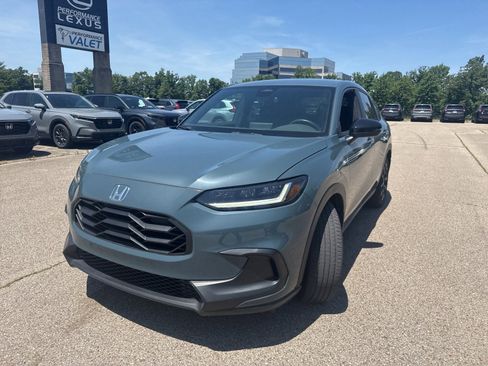 Used 2023 Honda HR-V Sport image 16