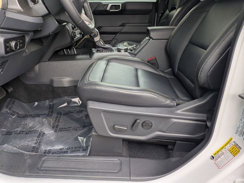 New 2025 Ford Bronco Badlands image 11