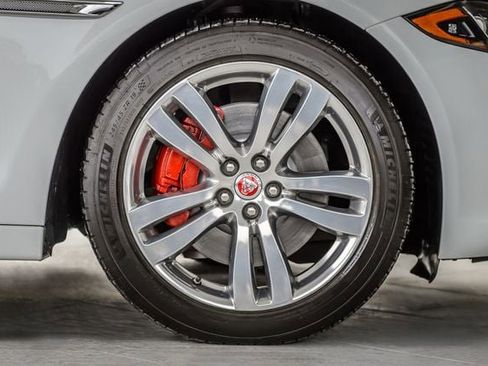 Used 2016 Jaguar XJ L Portfolio image 16