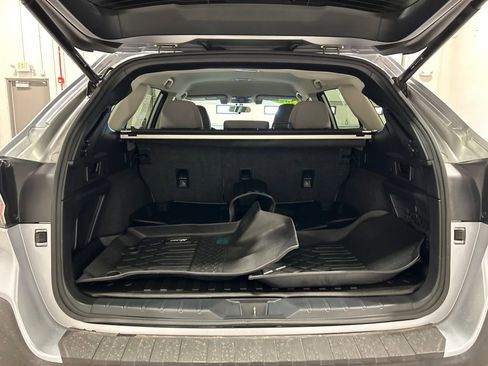 Used 2022 Subaru Outback Premium image 32