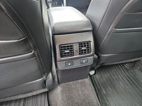 Used 2015 Subaru Outback 3.6R Limited image 21