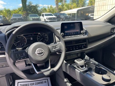 Used 2024 Nissan Rogue S AWD/4WD image 11
