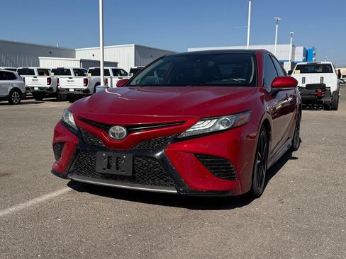 Used 2019 Toyota Camry XSE FWD image 1