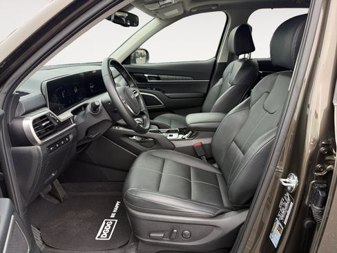 Certified 2025 Kia Telluride EX w/ EX Captain's Chair Package FWD image 10