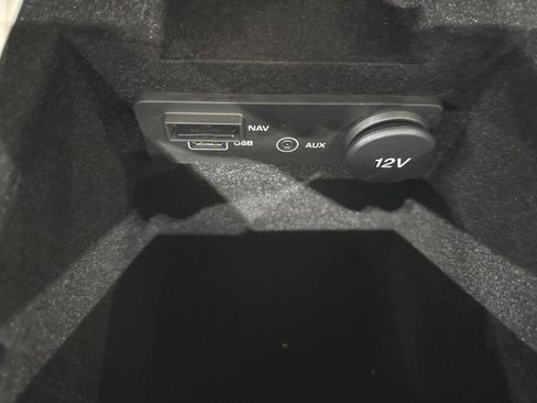 Used 2017 Jaguar XF Prestige image 79