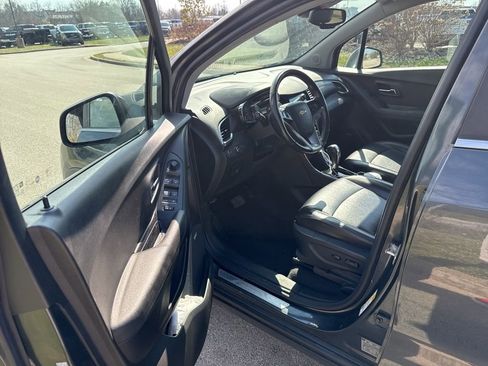 Used 2017 Chevrolet Trax Premier image 5