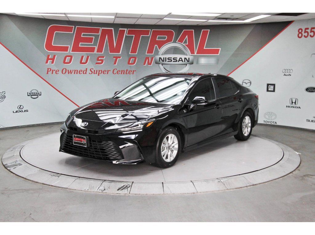 Used 2025 Toyota Camry LE FWD image 2