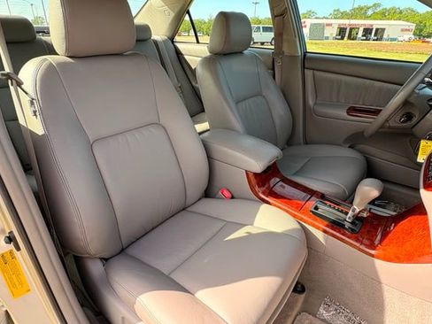 Used 2005 Toyota Camry XLE FWD image 21