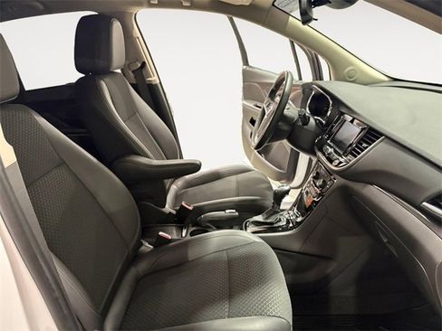 Used 2022 Buick Encore Preferred w/ Safety Package image 13