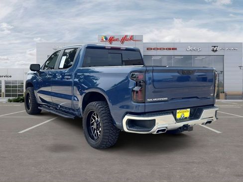 Used 2024 Chevrolet Silverado 1500 LT w/ Z71 Off-Road Package AWD/4WD image 3