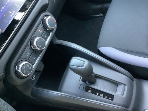 Used 2025 Nissan Versa S w/ Trunk Package image 28