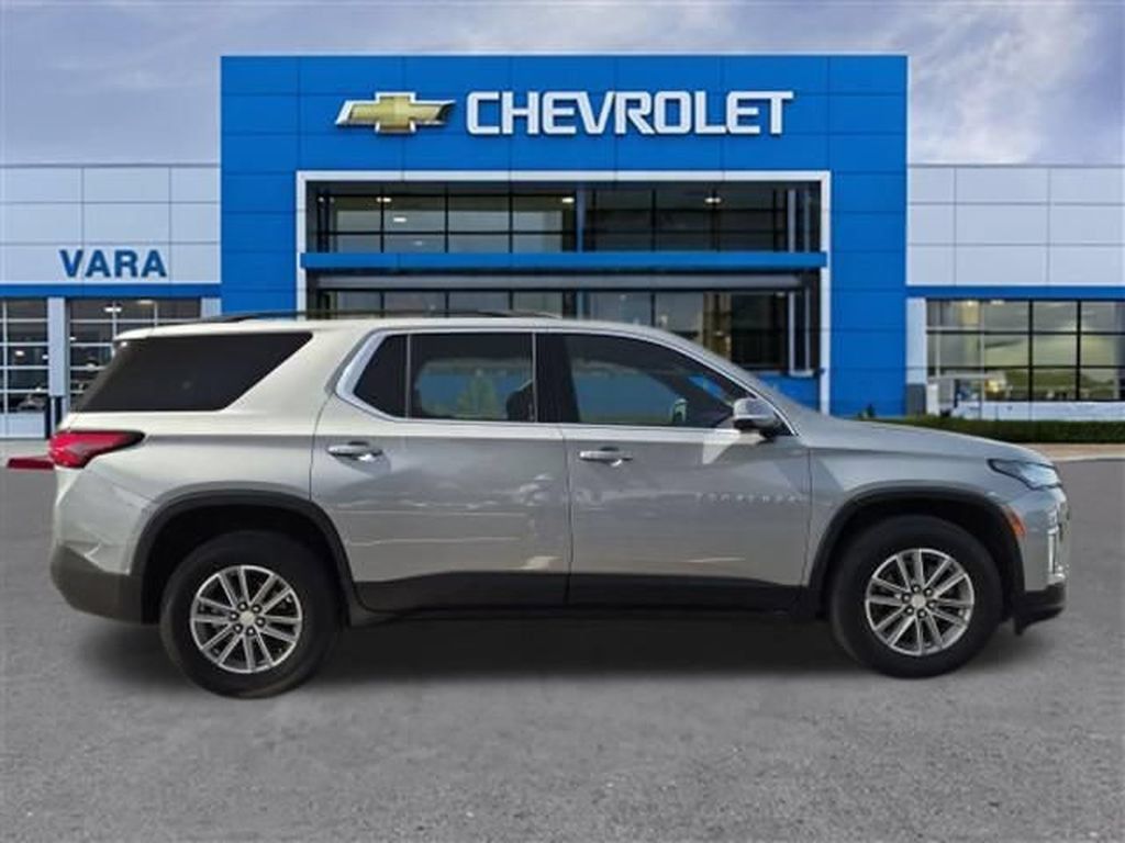 Certified 2023 Chevrolet Traverse LT FWD image 6
