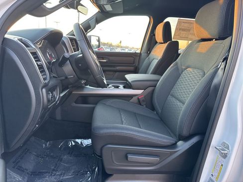 New 2026 RAM 1500 Express AWD/4WD image 4