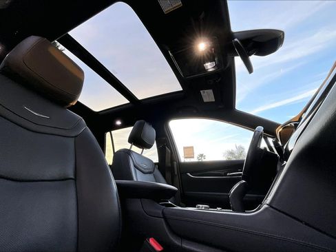 Used 2023 Cadillac XT6 Premium Luxury image 22