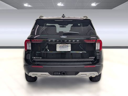 New 2026 Ford Explorer Active w/ Active Comfort Package image 8