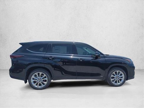 New 2026 Toyota Highlander Limited AWD/4WD image 4