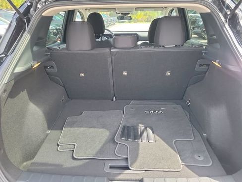 Used 2025 Nissan Kicks SV FWD image 4