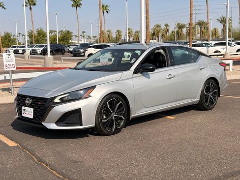 Certified 2024 Nissan Altima 2.5 SR w/ SR Premium Package FWD image 2