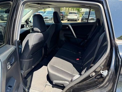 Used 2015 Toyota RAV4 XLE AWD/4WD image 10