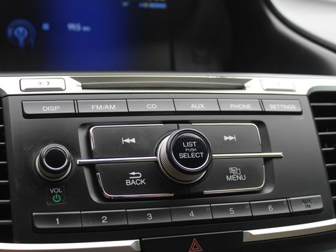 Used 2015 Honda Accord LX image 31