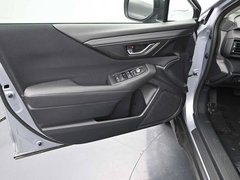 Used 2022 Subaru Outback Premium AWD/4WD image 11