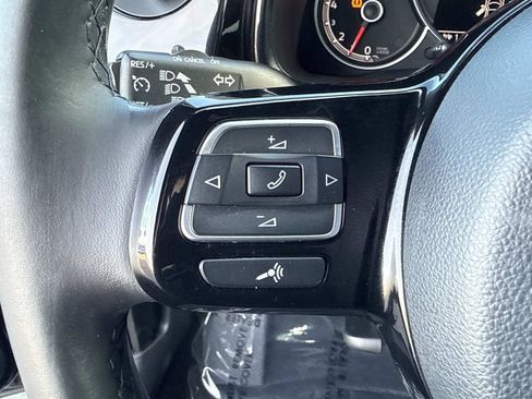 Used 2018 Volkswagen Beetle 2.0T S FWD image 22