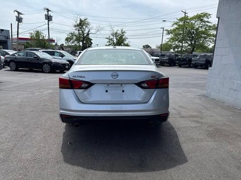 Used 2023 Nissan Altima 2.5 SR FWD image 3