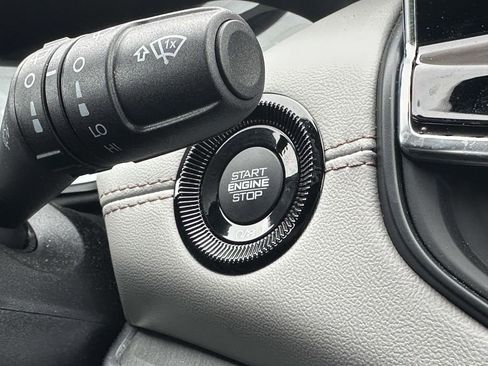 Used 2024 Jeep Compass Limited image 31