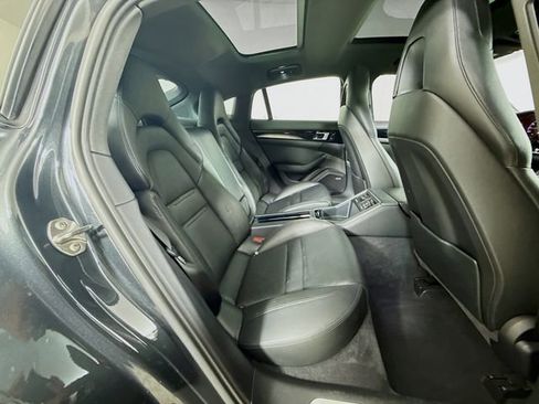 Used 2018 Porsche Panamera RWD image 29