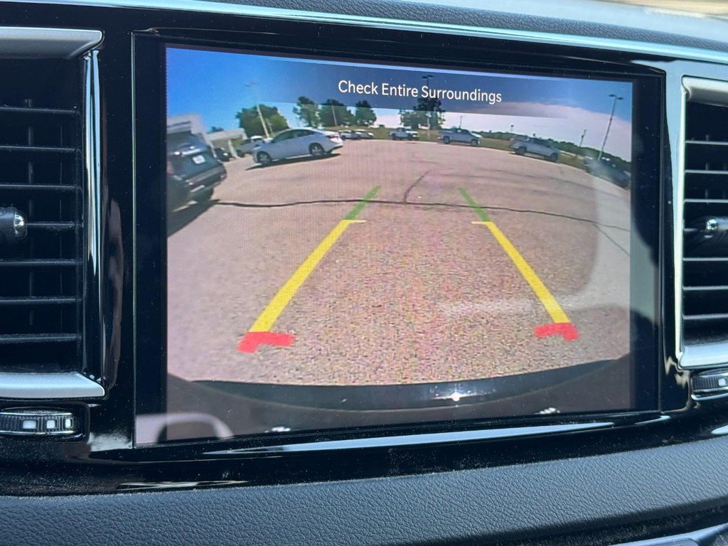 Used 2025 Chrysler Pacifica Select FWD image 26