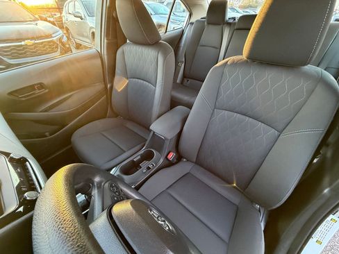 Used 2025 Toyota Corolla LE image 34