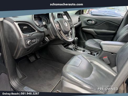 Used 2019 Jeep Cherokee Limited FWD image 12