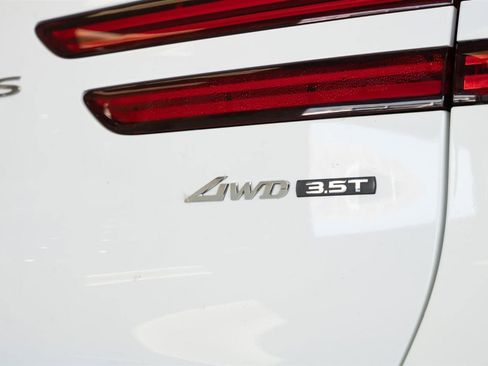 Used 2022 Genesis GV70 3.5T Sport w/ Sport Advanced Package image 9