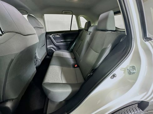 Used 2024 Toyota RAV4 XLE FWD image 26