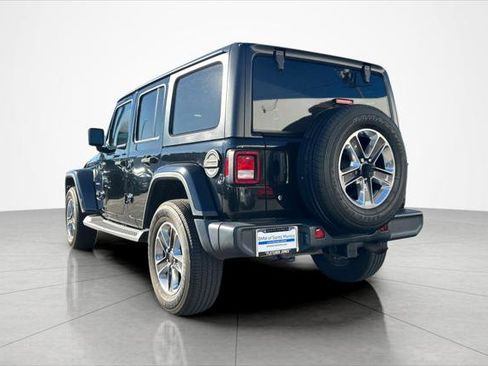 Used 2019 Jeep Wrangler Unlimited Sahara image 3