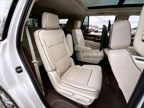 Used 2021 GMC Yukon Denali w/ Denali Premium Package image 20