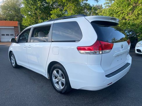 Used 2012 Toyota Sienna LE FWD image 3