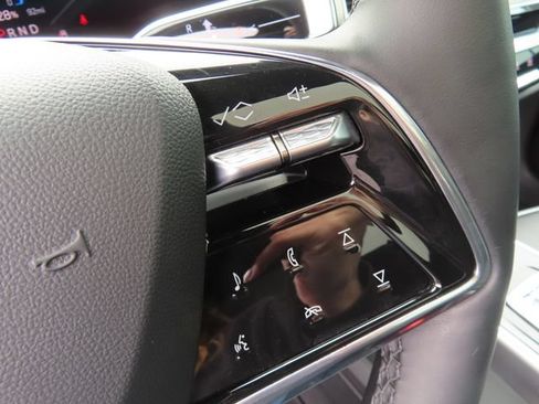Used 2024 Cadillac Lyriq Sport RWD image 20