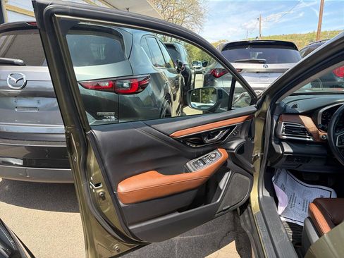 Used 2021 Subaru Outback Touring AWD/4WD image 16
