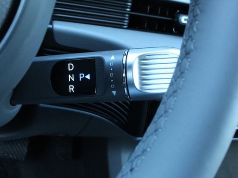 New 2024 Hyundai Ioniq 5 SEL image 33