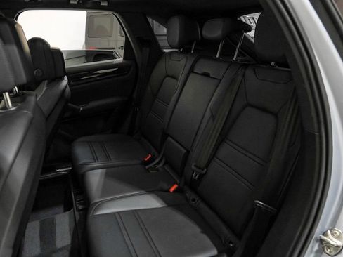 Used 2023 Porsche Cayenne AWD/4WD image 34