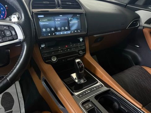 Used 2020 Jaguar F-PACE SVR image 37