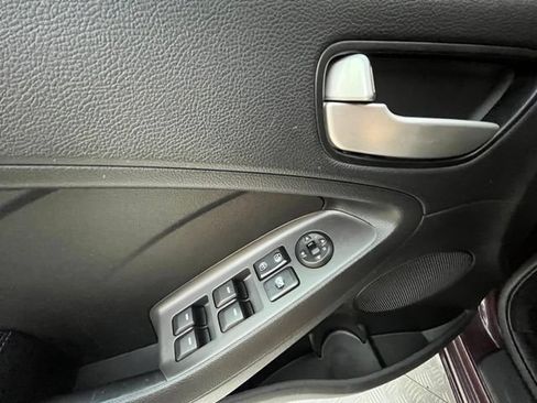 Used 2017 Kia Forte LX FWD image 26